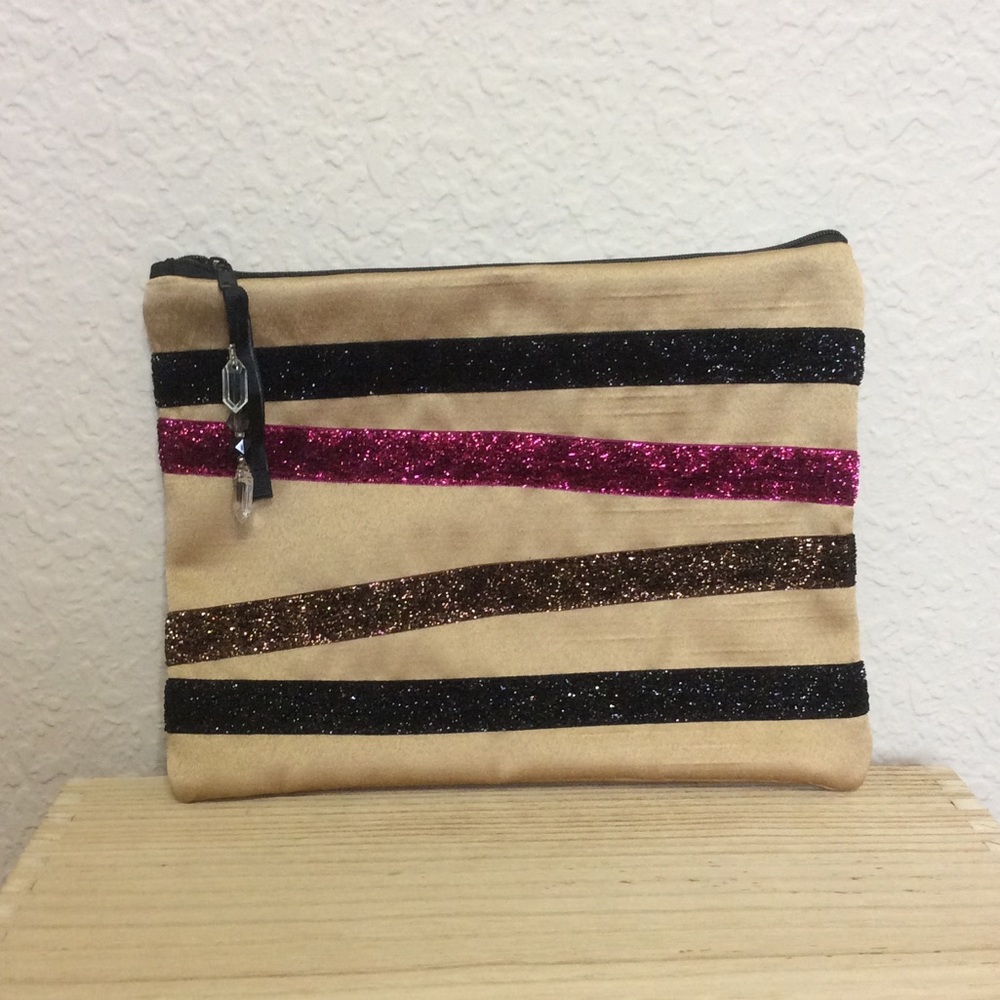Cosmetic Makeup Bag Women Zipper Closure Lined Inside Pocket New - Picture 4 of 5